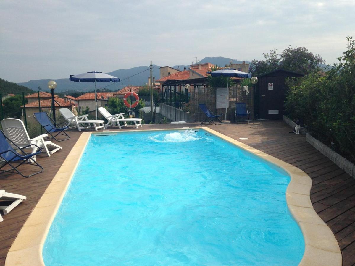 Gli Angeli Agriturismo Villa Cisano sul Neva Exteriör bild