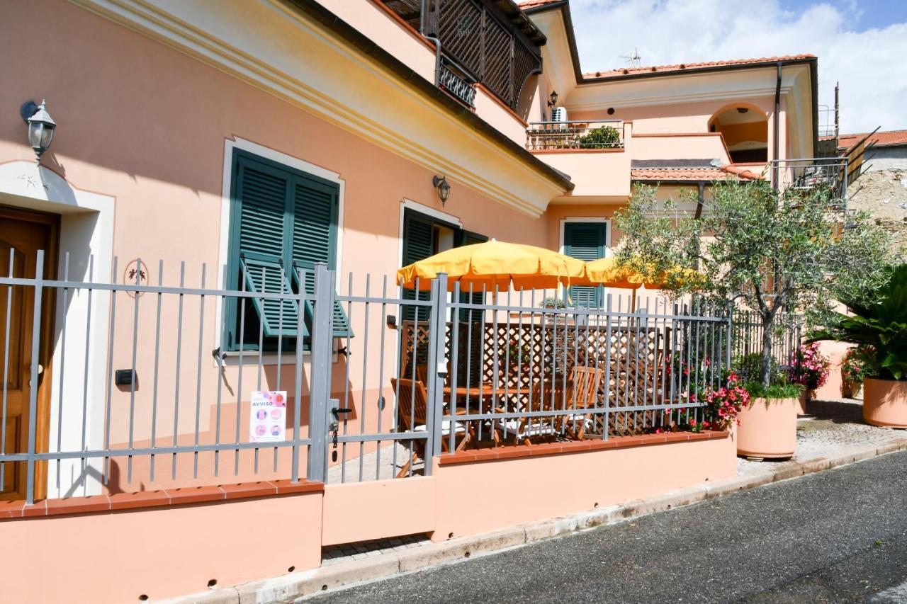Gli Angeli Agriturismo Villa Cisano sul Neva Exteriör bild