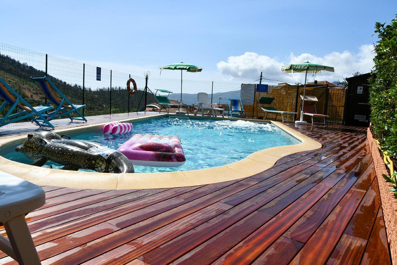 Gli Angeli Agriturismo Villa Cisano sul Neva Exteriör bild