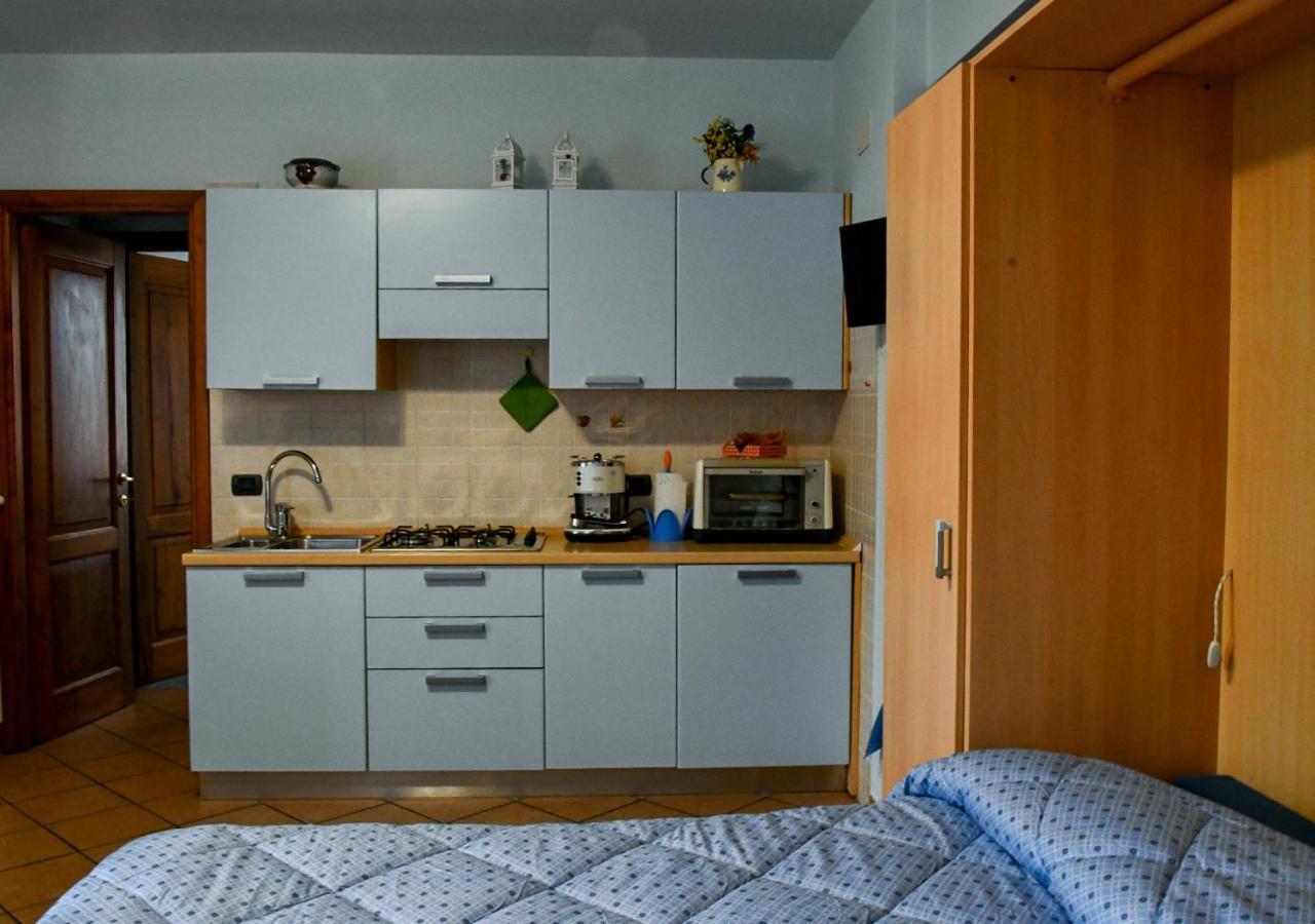 Gli Angeli Agriturismo Villa Cisano sul Neva Exteriör bild