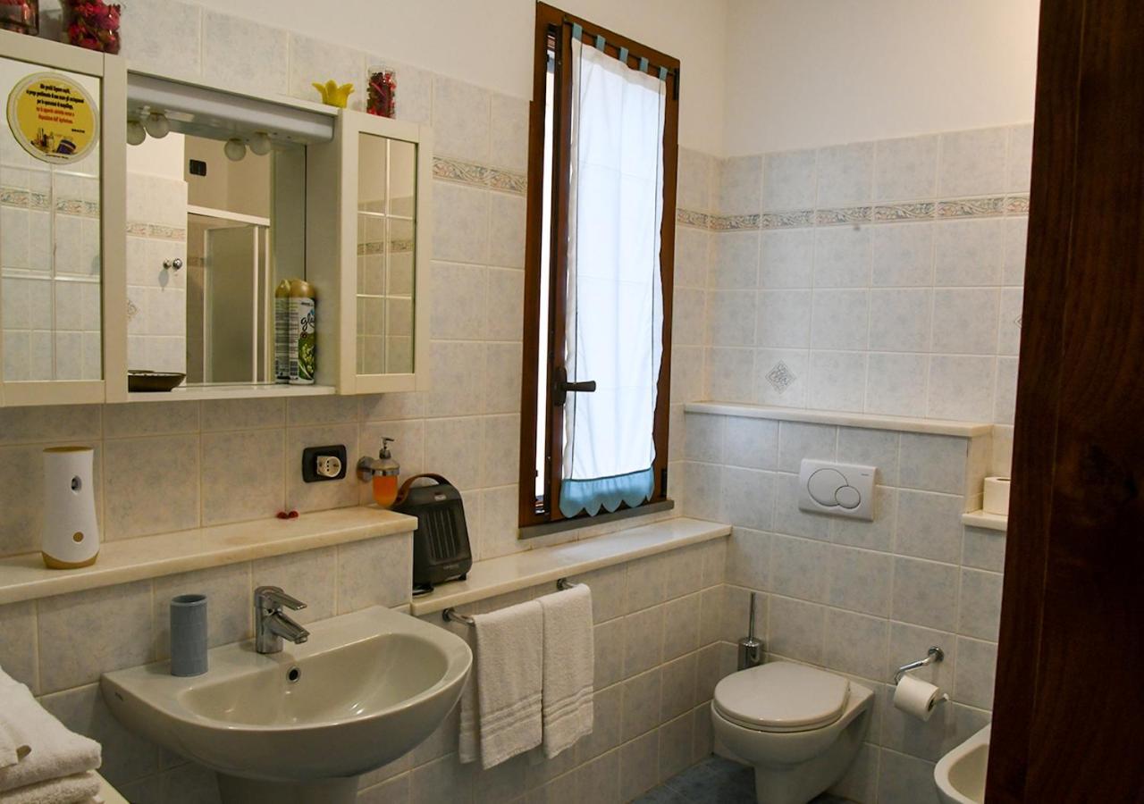 Gli Angeli Agriturismo Villa Cisano sul Neva Exteriör bild