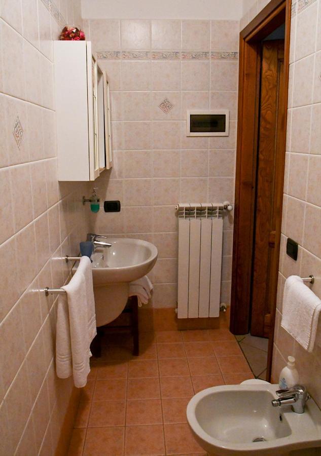 Gli Angeli Agriturismo Villa Cisano sul Neva Exteriör bild