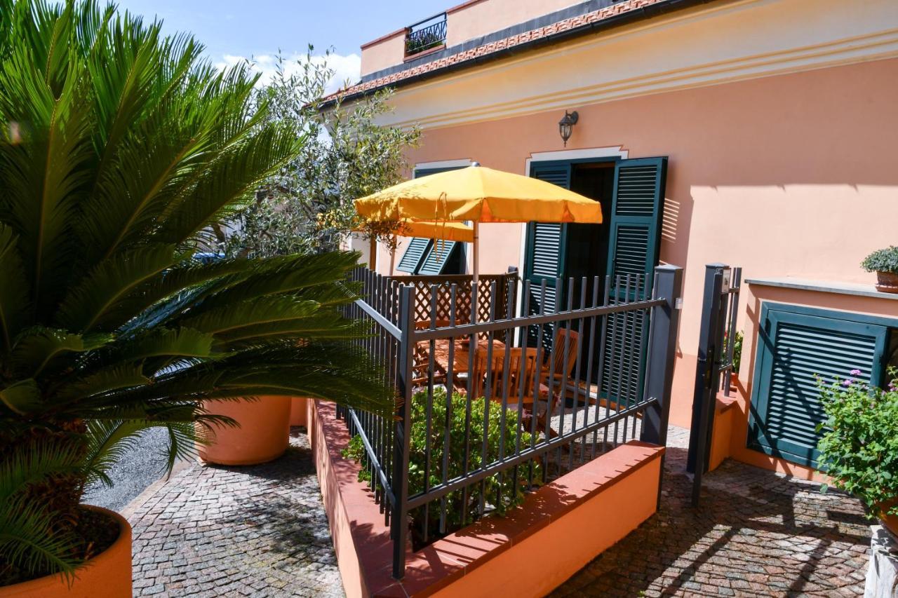 Gli Angeli Agriturismo Villa Cisano sul Neva Exteriör bild