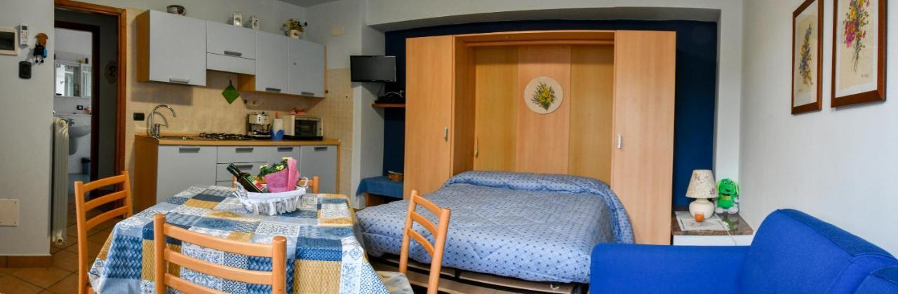 Gli Angeli Agriturismo Villa Cisano sul Neva Exteriör bild